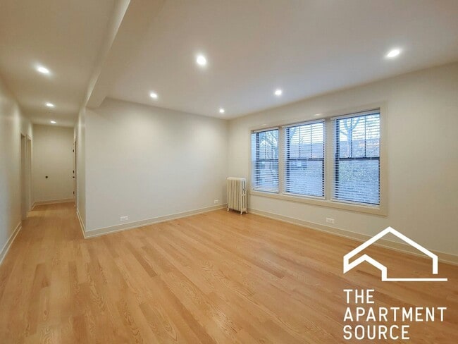 Foto del edificio - 4955 N Oakley Ave