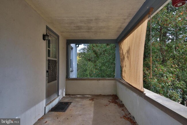 Building Photo - 96 RIVER