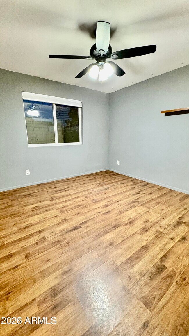 Foto del edificio - 2140 W Utopia Rd