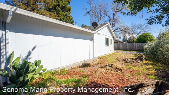 Building Photo - 3 br, 2 bath House - 7311 Circle Dr.