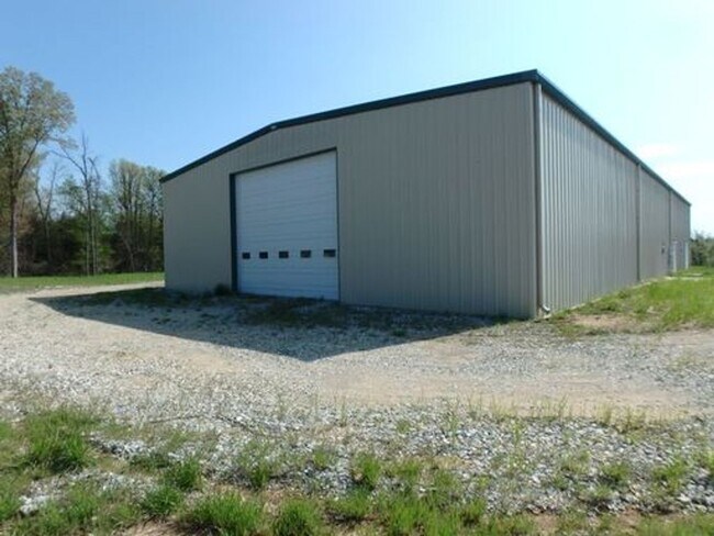 Building Photo - 1620 Co Rd 409