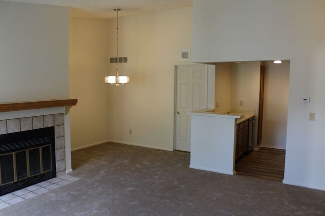 Foto del edificio - 2 br, 1 bath House - 6755 South Field Stre...