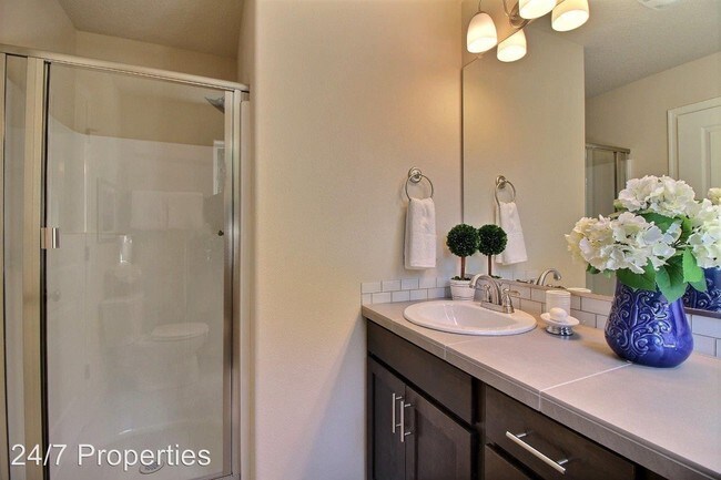 Foto del edificio - 4 br, 3.5 bath House - 16678 SW Barsotti St