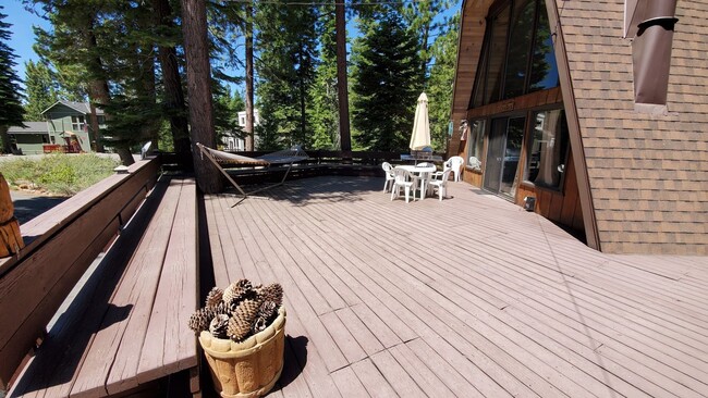 Foto del edificio - Spacious and Bright Cottage in Quiet Cul-d...