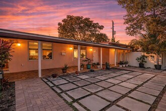 Building Photo - 2016 NE 14th Ct