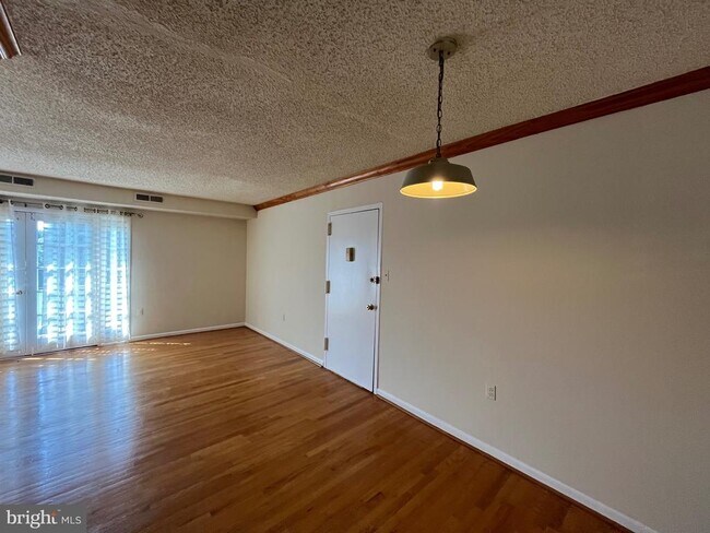 Building Photo - 3805 Swann Rd