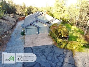 Building Photo - 15714 Middletown Park Dr