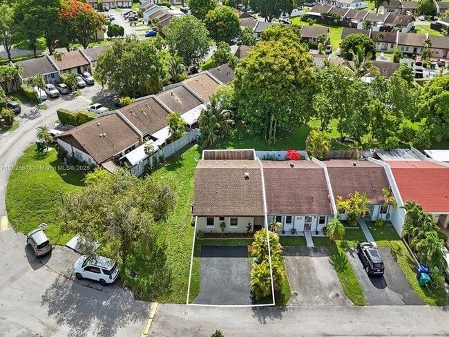 Building Photo - 5207 SW 141st Pl