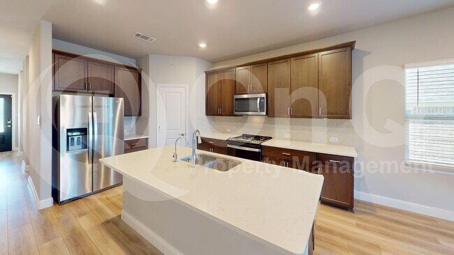 Foto del edificio - 108 Mizuna Dr