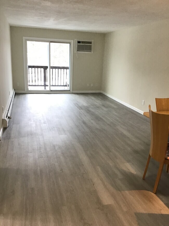 Foto del edificio - 210 Brook Village Rd