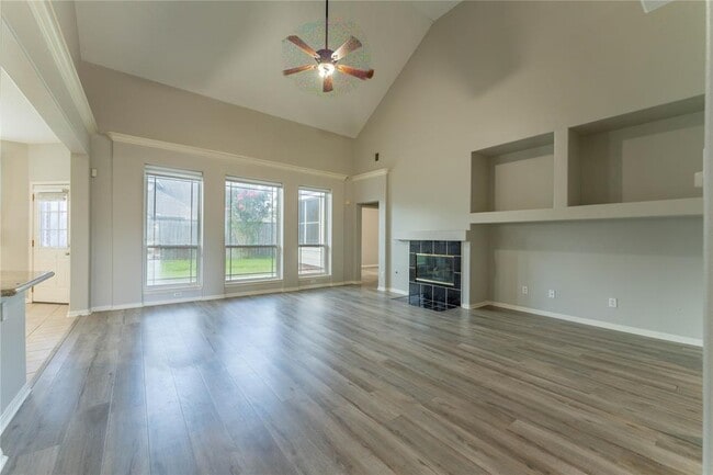 Building Photo - 311 Saunter Dr
