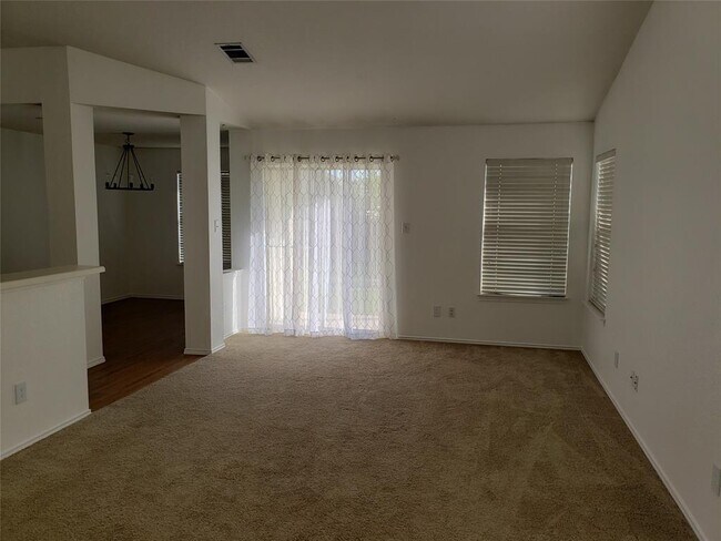 Building Photo - 121 Prairie Springs Cove
