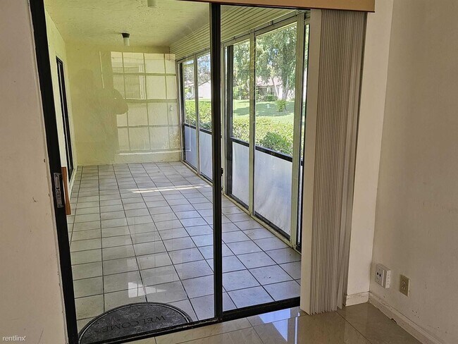 Building Photo - 3 br, 2 bath Townhome - 374 Driftwood Ter