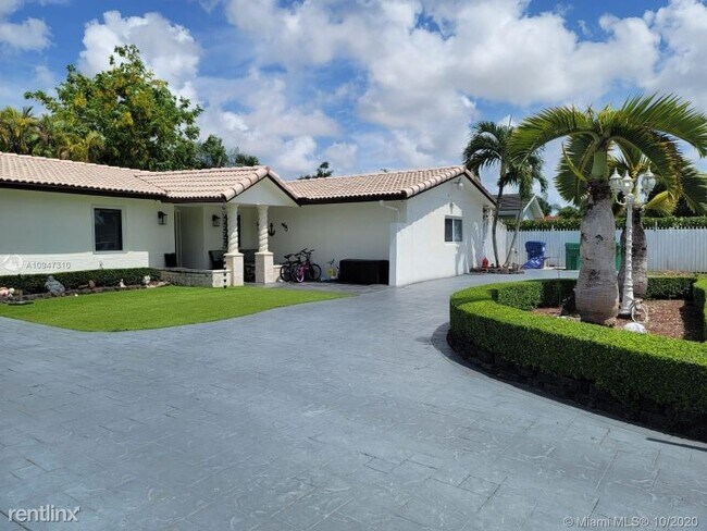 Building Photo - 4 br, 3 bath House - 7802 SW 129th Pl