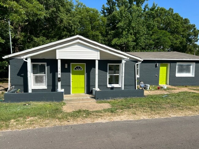 Building Photo - 208 Washington St