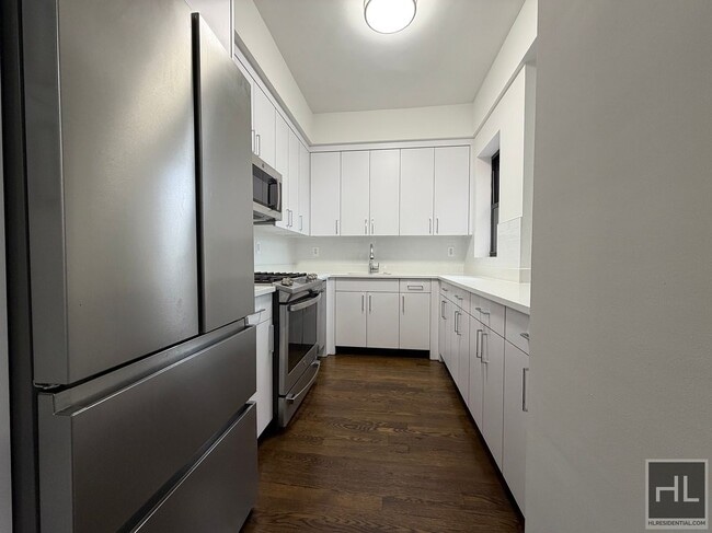 Building Photo - EAST 57 STREET