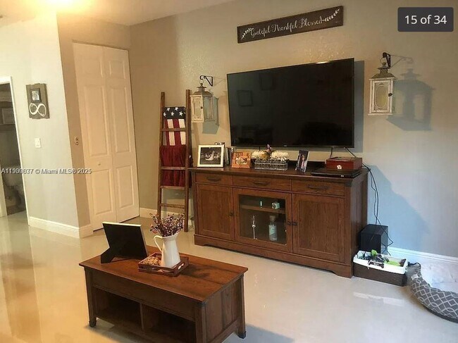 Foto del edificio - 4913 SW 141st Ave