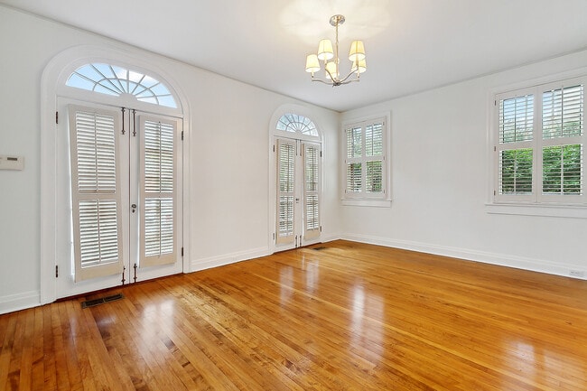 Foto del edificio - 1617 Soniat St