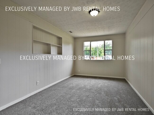 Foto del edificio - 1821 Agave Cir W