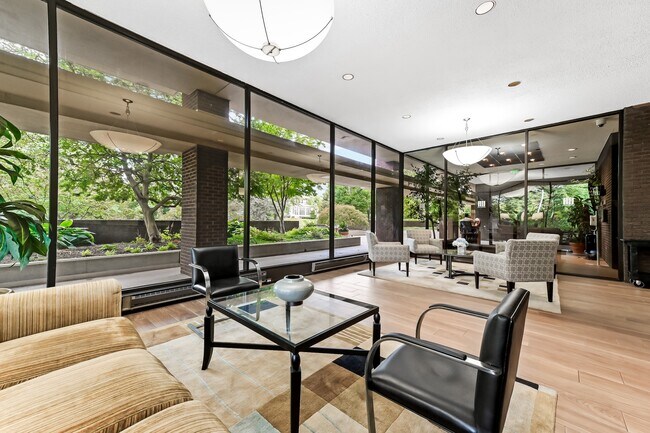 Foto del edificio - 4100 N Charles St