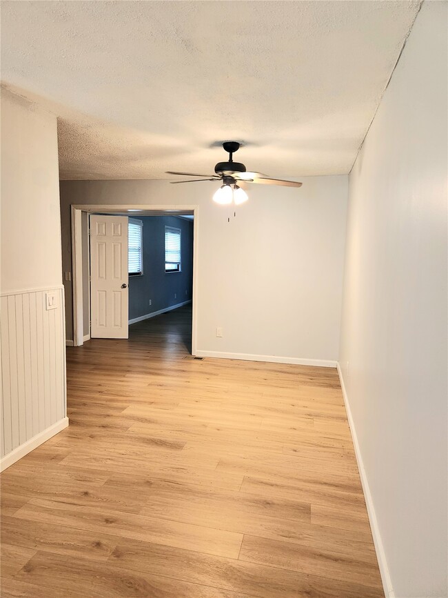 Building Photo - 809 Bordeaux Ct