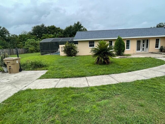 Building Photo - 1674 Louis Dr