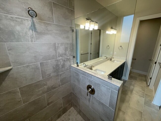 Foto del edificio - Hurricane Town Home!  VIEWS FOR DAYS!!