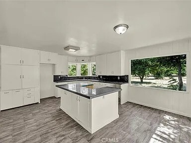 Foto del edificio - 22550 Shady Grove Rd