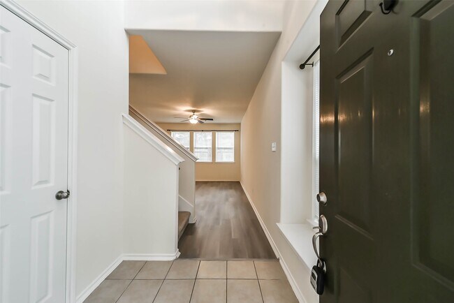 Foto del edificio - 246 W Stedhill Loop
