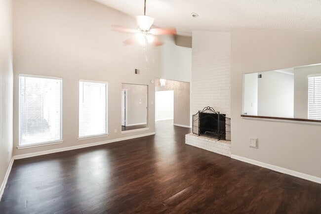 Foto del edificio - 7311 Las Brisas Dr