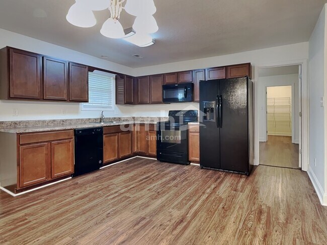 Foto del edificio - 6515 Mission Springs Ln
