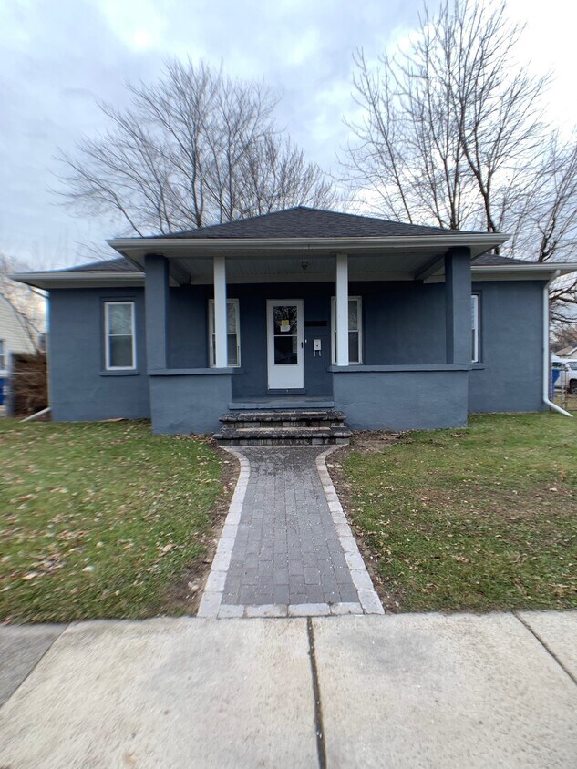 8208 Packard Ave, Warren, MI 48089 House for Rent in Warren, MI