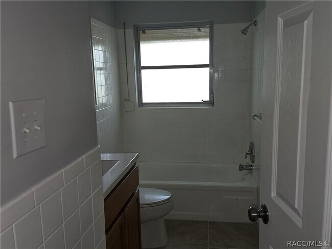 Building Photo - 98 S Adams St