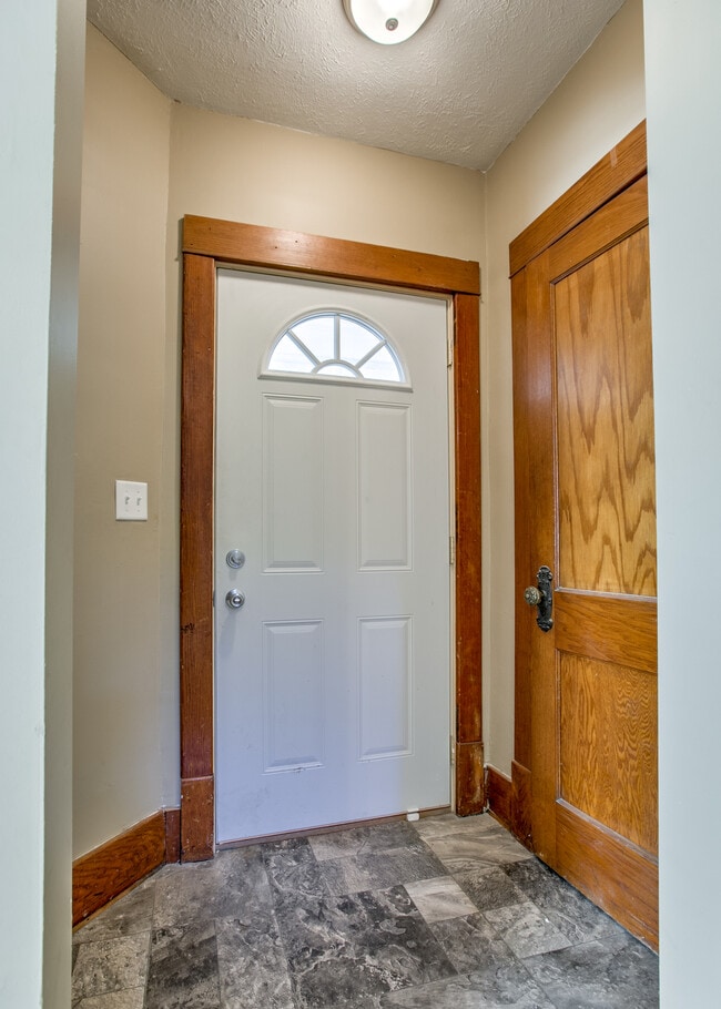 Building Photo - 4156 Cuming St