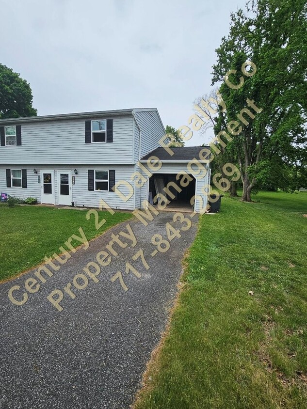 Foto principal - 2 Bedroom Home in West York School Distric...