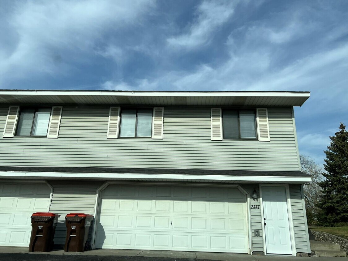 Primary Photo - 2449 Gall Ave