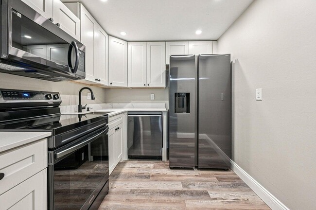 Foto del edificio - 460 NW 20th St