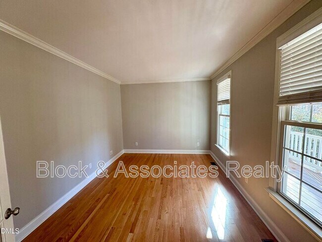 Foto del edificio - 3304 Drexel Hill Ct