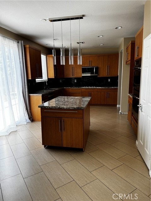 Foto del edificio - 12369 Kern River Dr