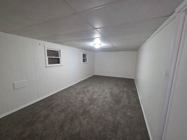 Foto del edificio - 1735 Parklane Dr