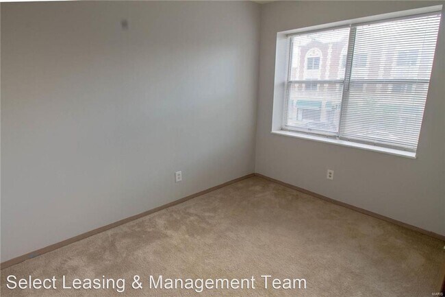 Foto del edificio - 5576 Pershing Ave