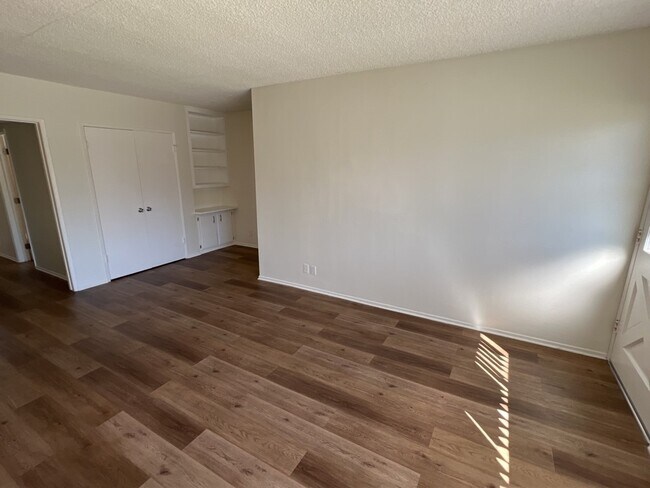 Living Room - 13605 Burbank Blvd