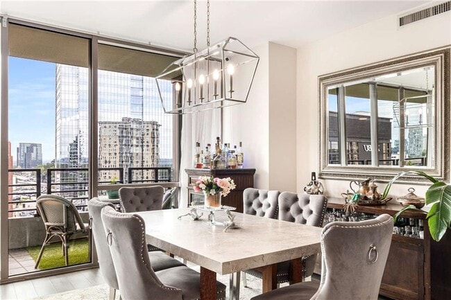 Foto del edificio - 700 Park Regency Pl NE