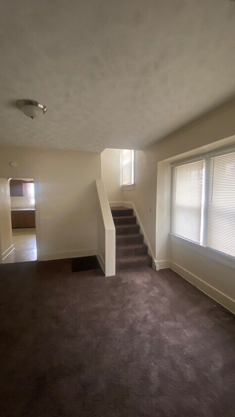 Primary Photo - 816 Cornell Dr