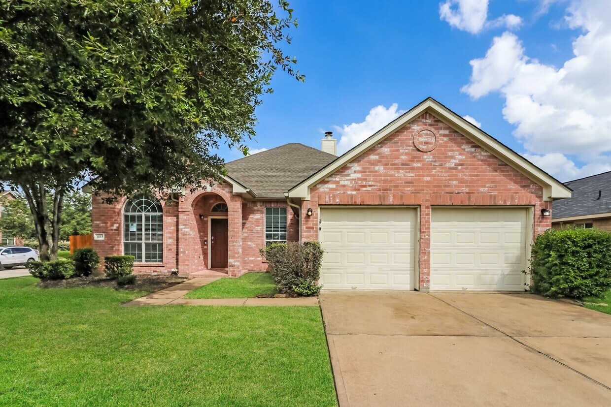 Primary Photo - 4015 Ashview Ln