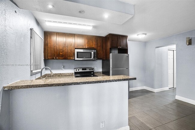 Foto del edificio - 37 SW 14th St