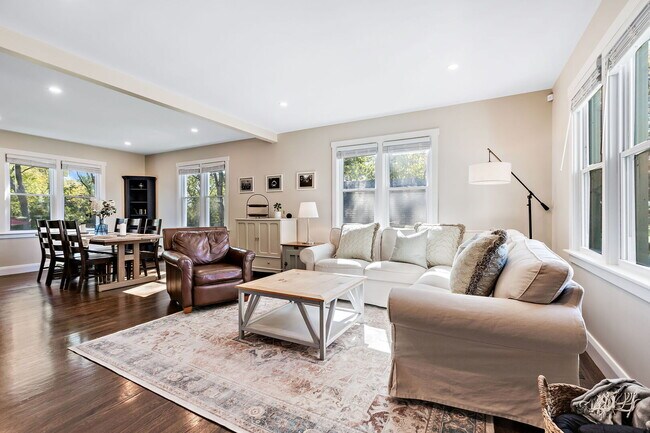 Foto del edificio - 639 Cumnor Ave