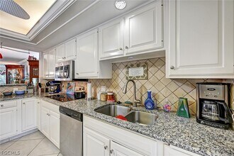 Building Photo - 4821 S Landings Dr