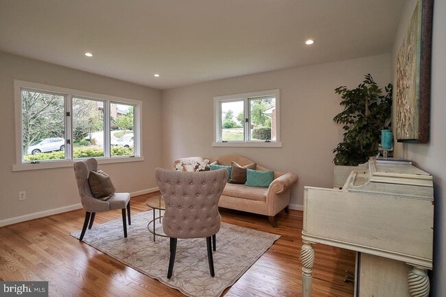Foto del edificio - 3912 Larchwood Rd