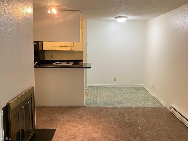 Building Photo - 374 Imperial Way